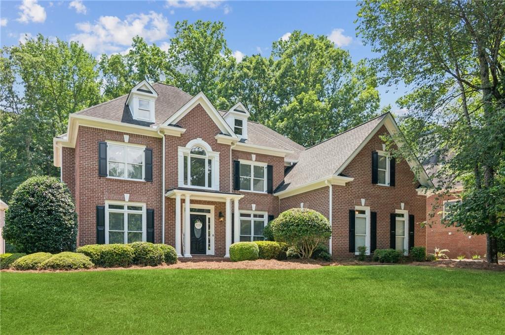 Suwanee, GA 30024 | 5 beds| 4 baths| $1,000,000